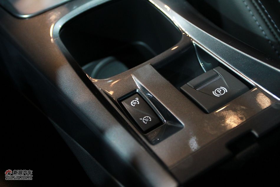 雷诺拉古那古贝