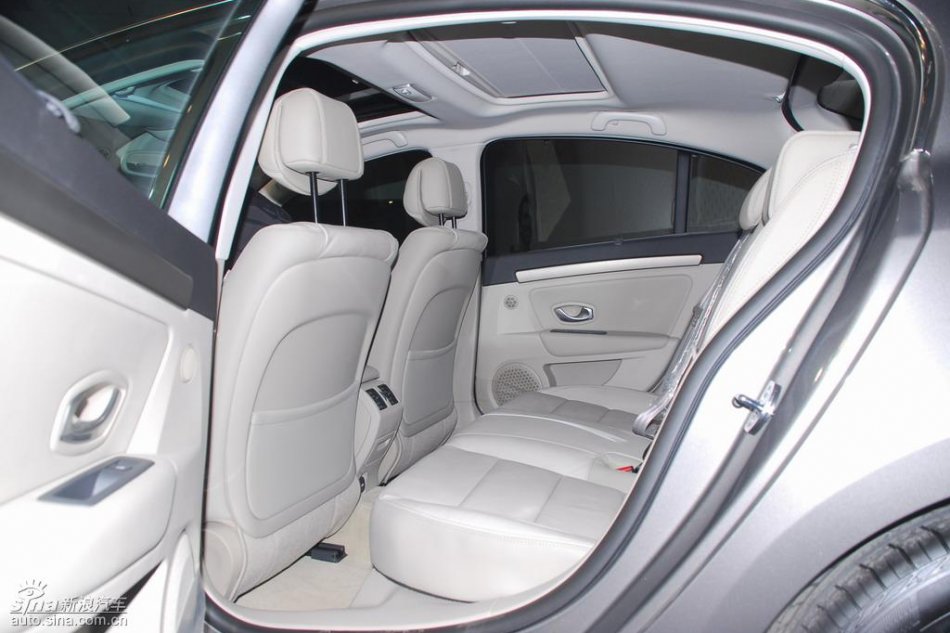 雷诺新拉古那上市现场图