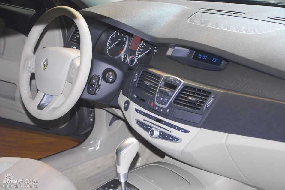 雷诺新拉古那上市现场图