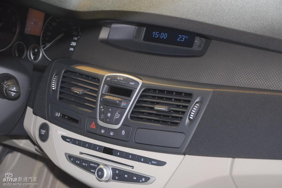 雷诺新拉古那上市现场图