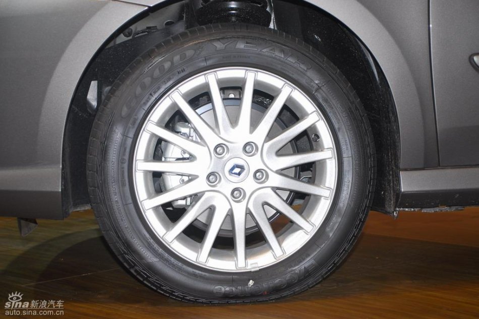 雷诺新拉古那上市现场图