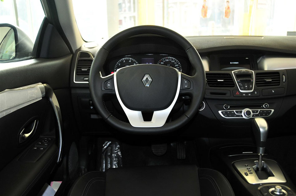 2012款 古贝2.0T 豪华导航版 内饰