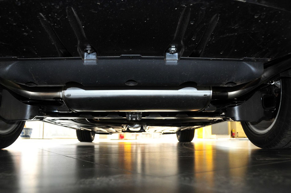 2012款 古贝2.0T 豪华导航版 引擎底盘