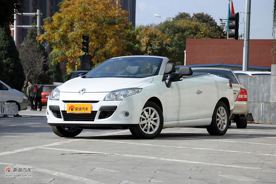 2011款梅甘娜CC实拍