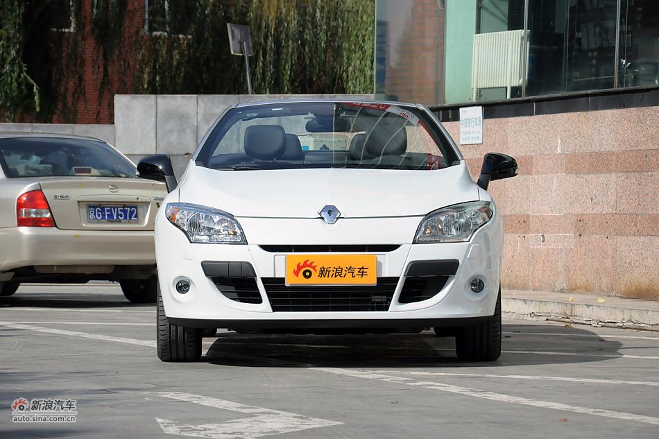 2011款梅甘娜CC实拍