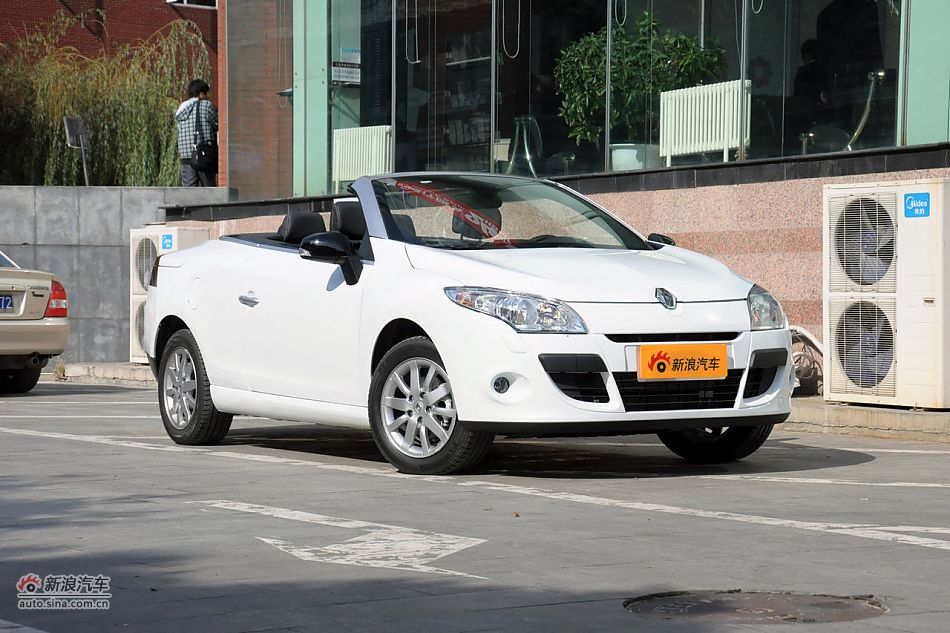 2011款梅甘娜CC实拍