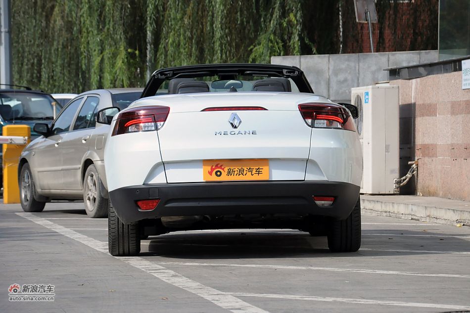 2011款梅甘娜CC实拍