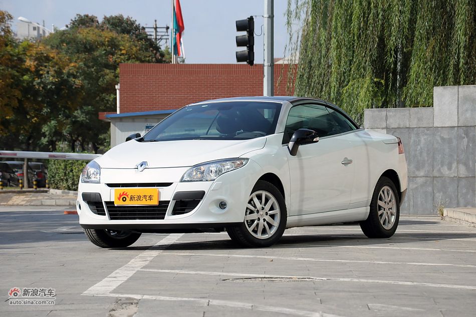 2011款梅甘娜CC实拍