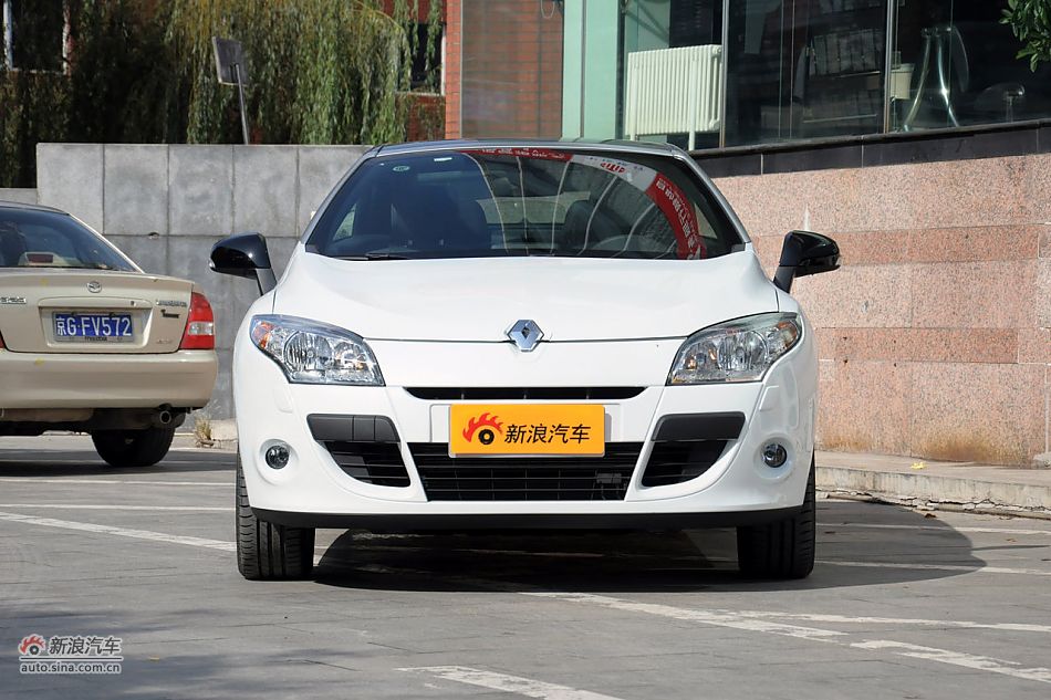 2011款梅甘娜CC实拍