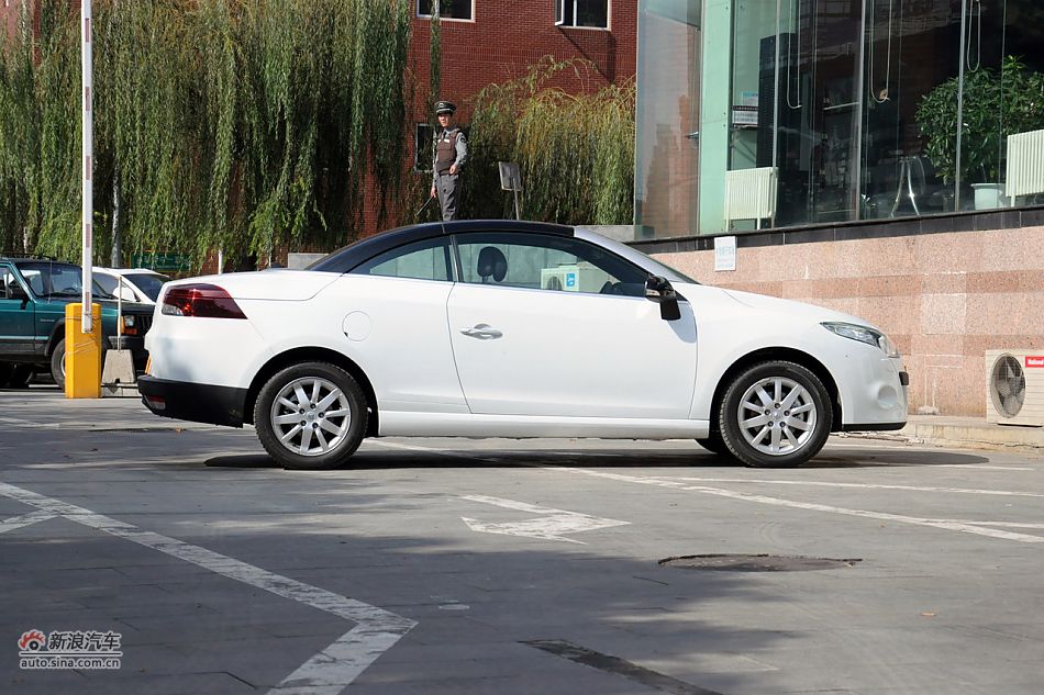 2011款梅甘娜CC实拍