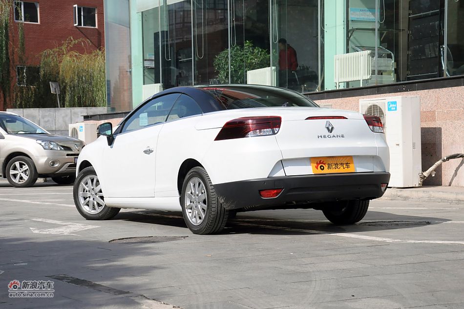 2011款梅甘娜CC实拍