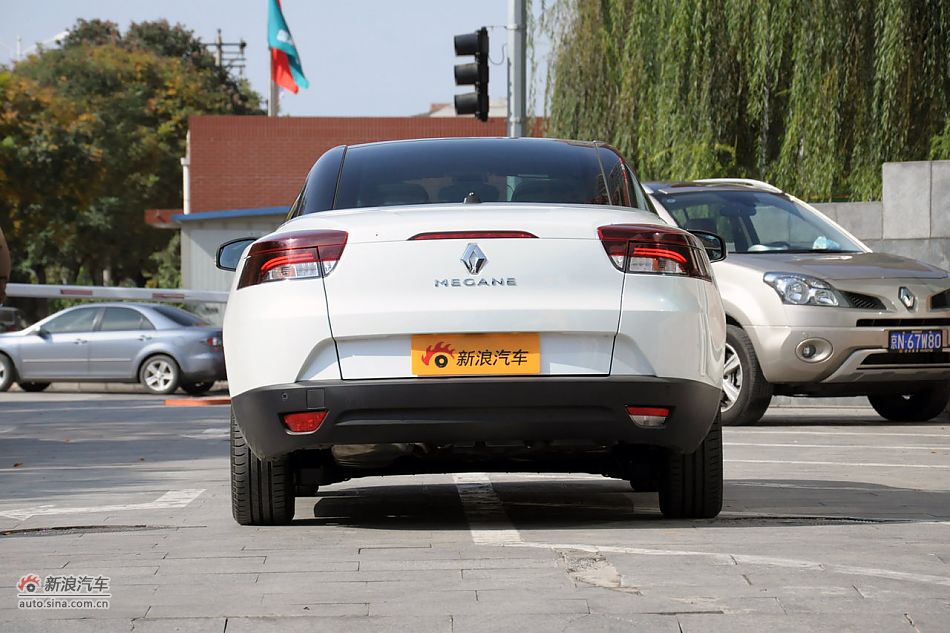 2011款梅甘娜CC实拍