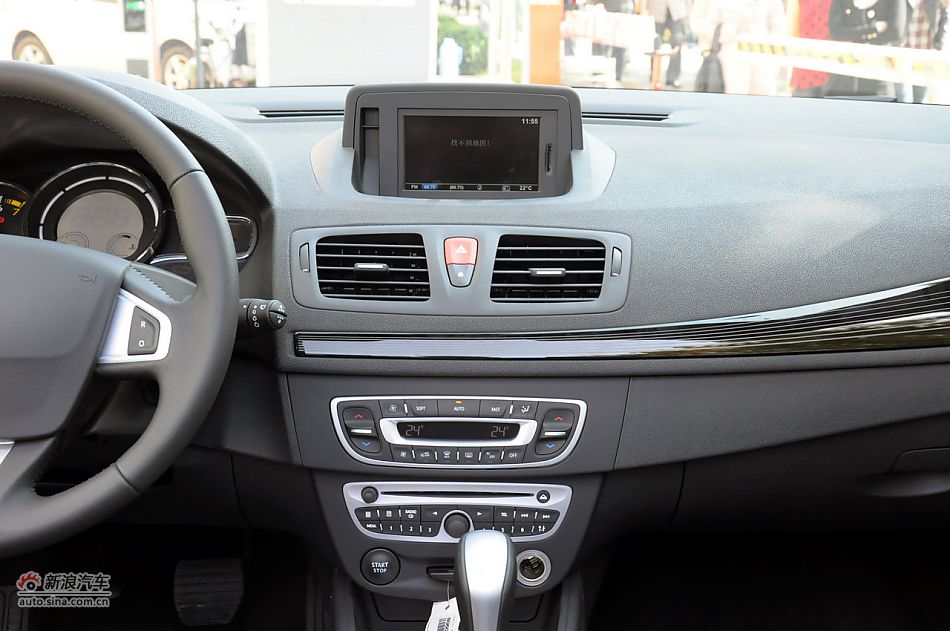 2011款梅甘娜CC实拍