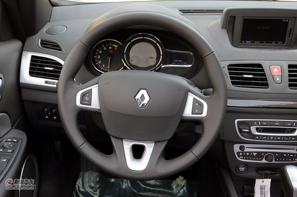 2011款梅甘娜CC实拍