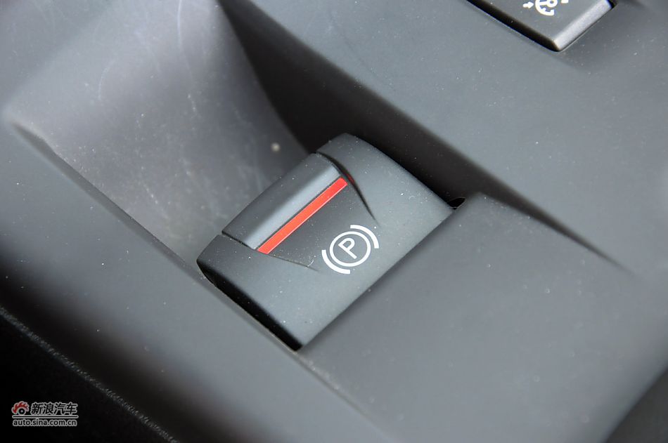 2011款梅甘娜CC实拍