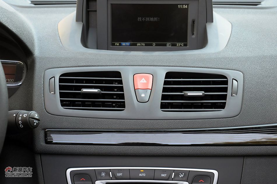 2011款梅甘娜CC实拍