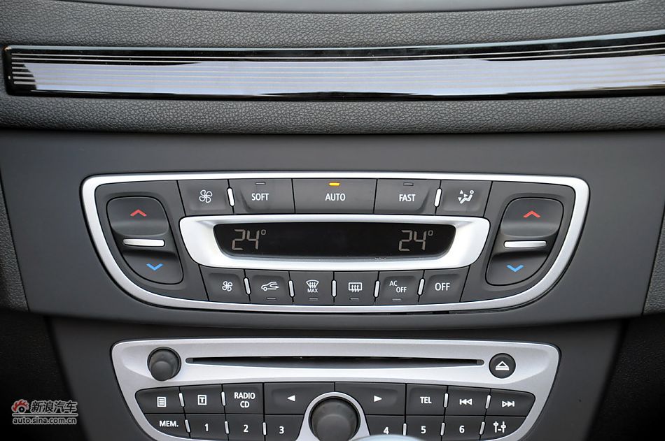 2011款梅甘娜CC实拍