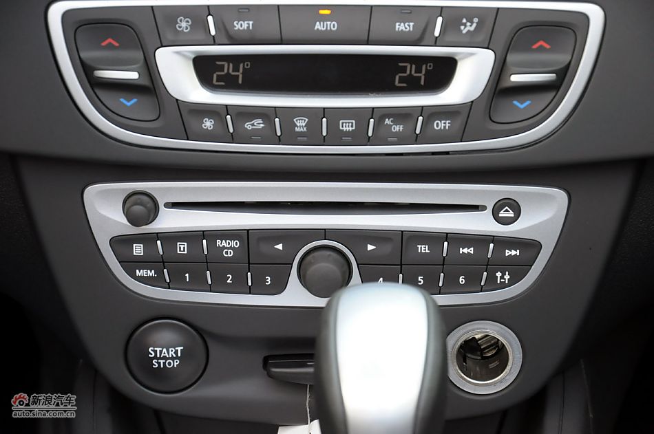 2011款梅甘娜CC实拍