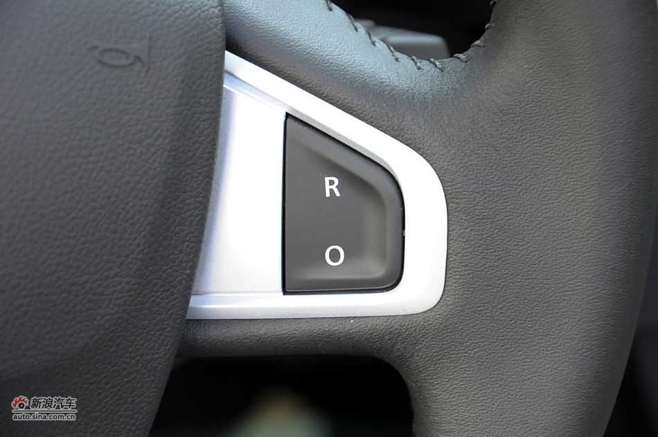 2011款梅甘娜CC实拍