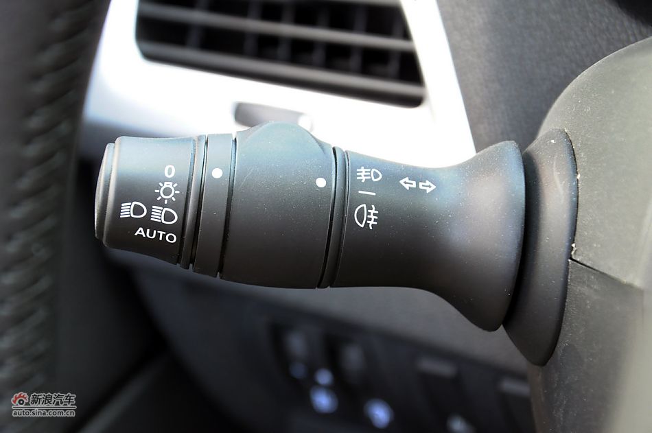 2011款梅甘娜CC实拍