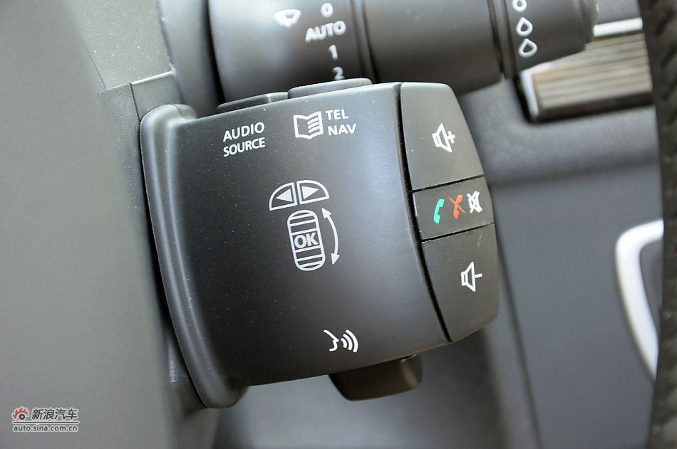 2011款梅甘娜CC实拍