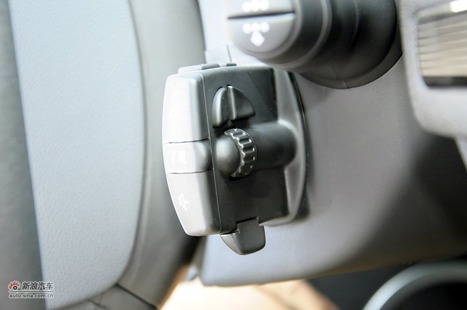 2011款梅甘娜CC实拍