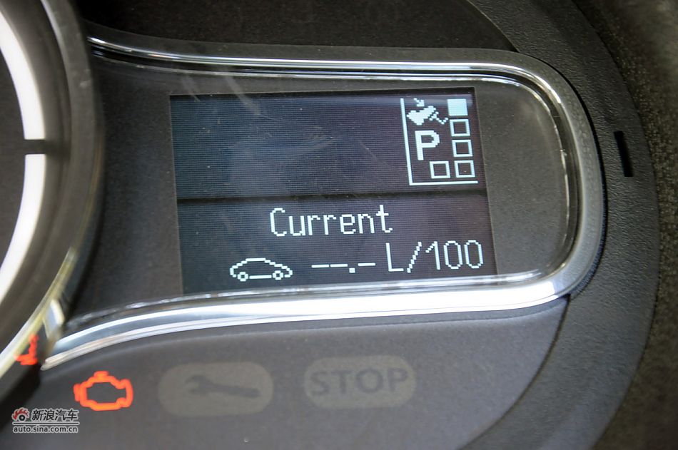 2011款梅甘娜CC实拍