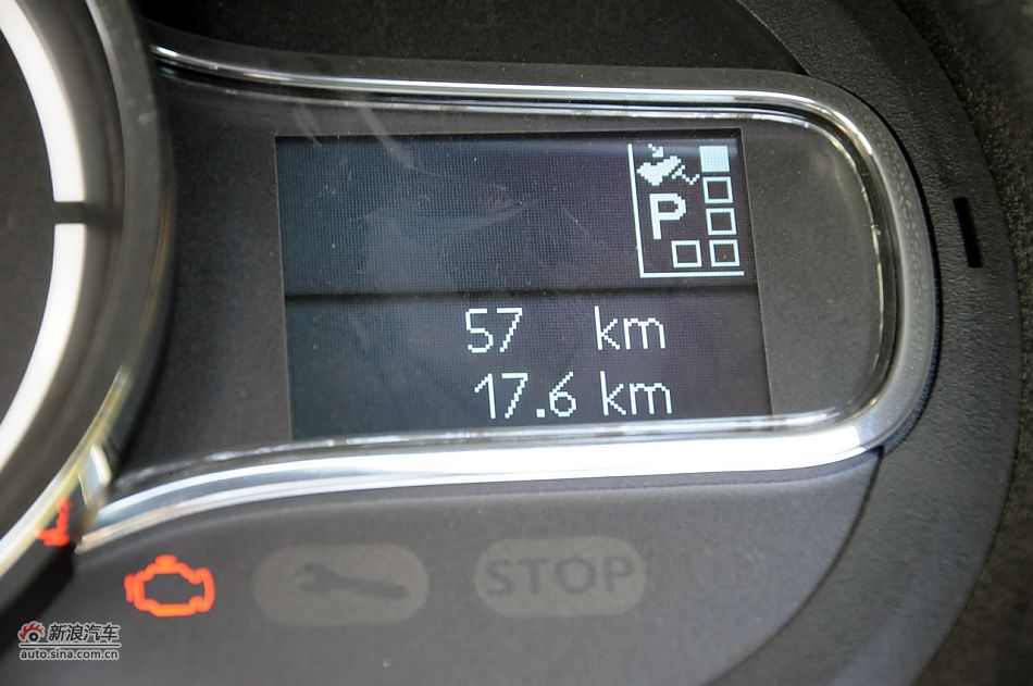 2011款梅甘娜CC实拍