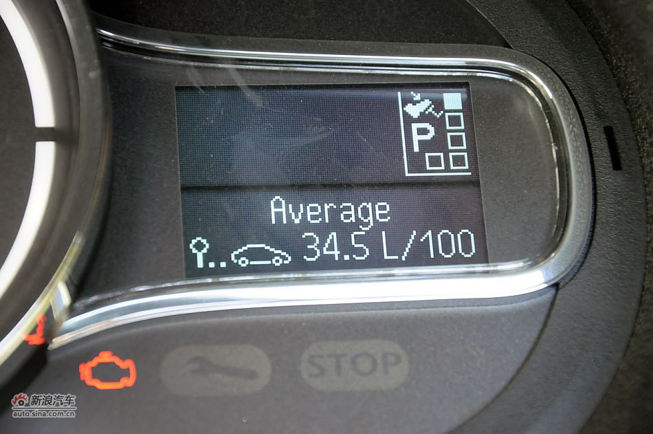 2011款梅甘娜CC实拍