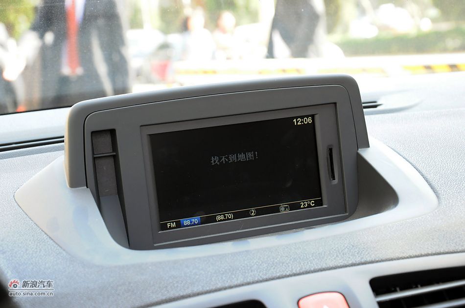 2011款梅甘娜CC实拍