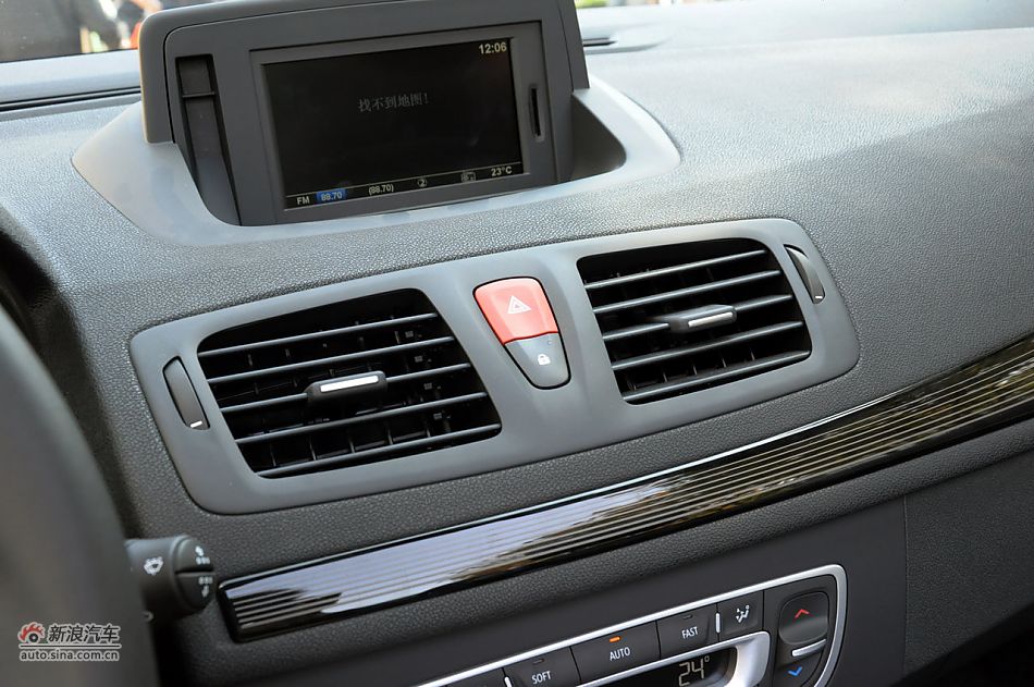 2011款梅甘娜CC实拍