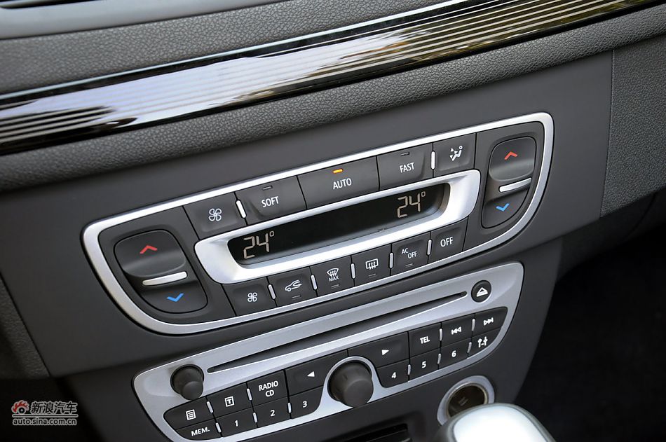 2011款梅甘娜CC实拍