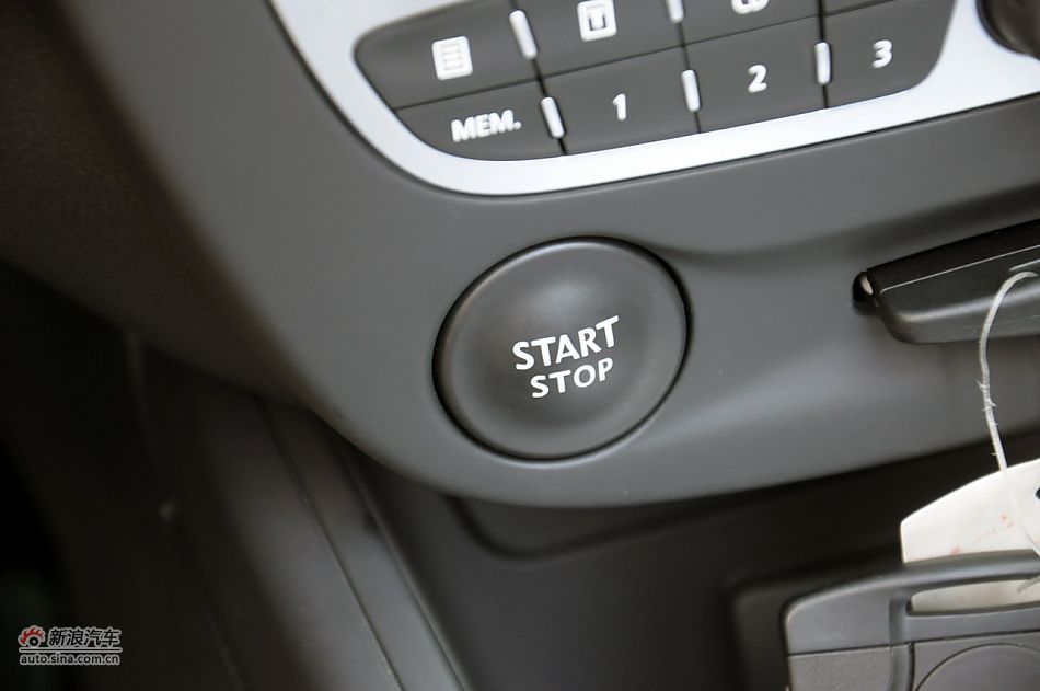 2011款梅甘娜CC实拍