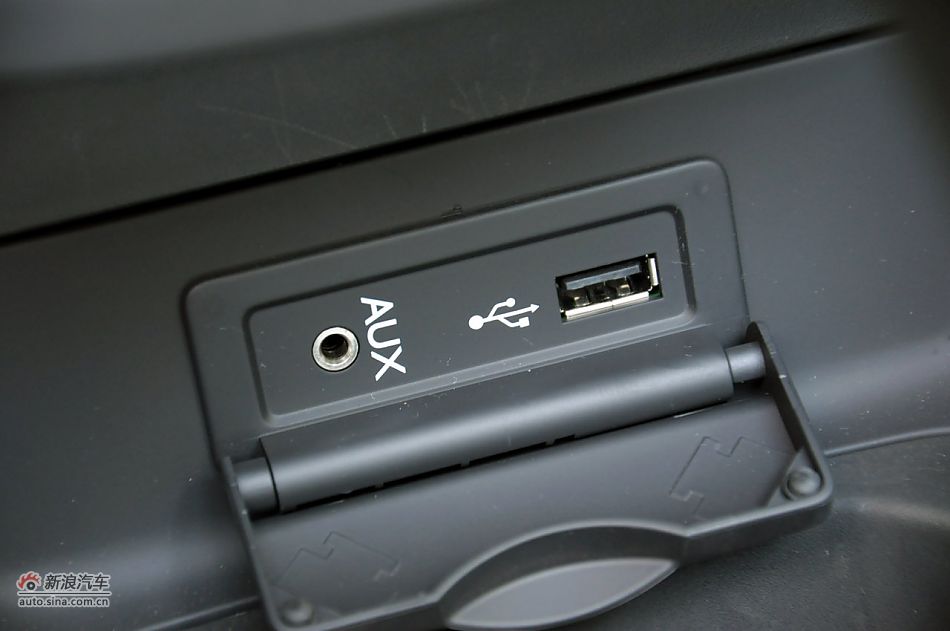 2011款梅甘娜CC实拍