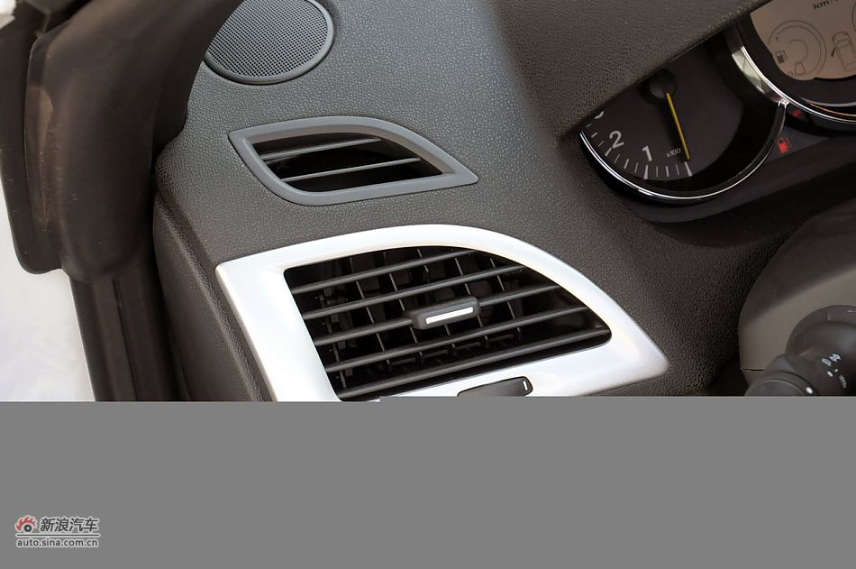 2011款梅甘娜CC实拍