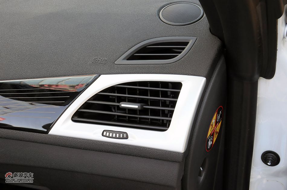 2011款梅甘娜CC实拍