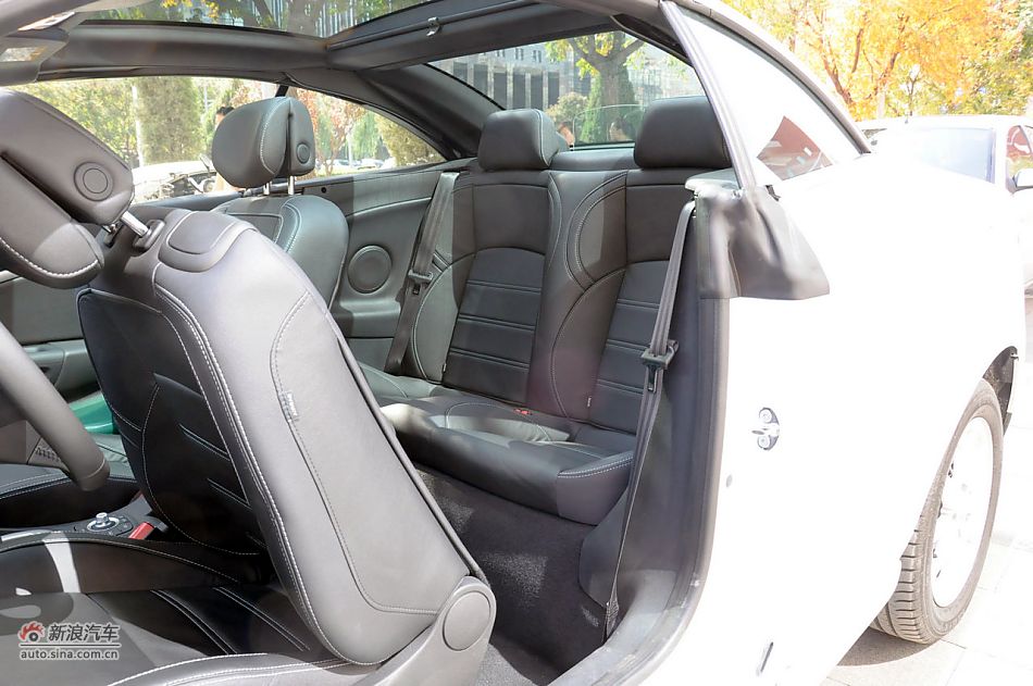 2011款梅甘娜CC实拍