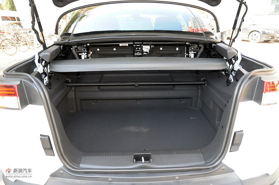 2011款梅甘娜CC实拍