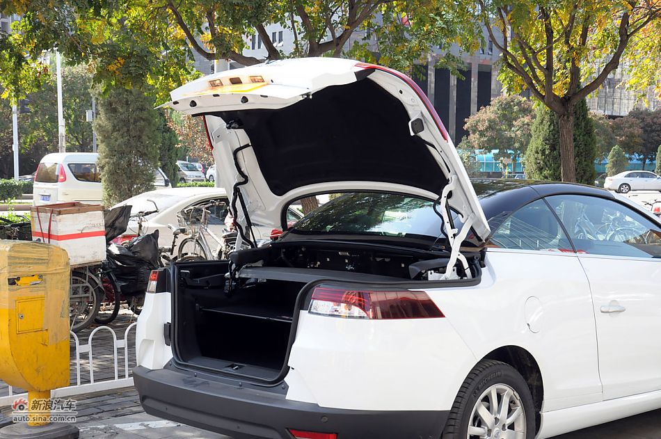 2011款梅甘娜CC实拍