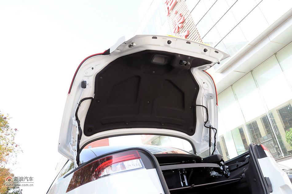 2011款梅甘娜CC实拍