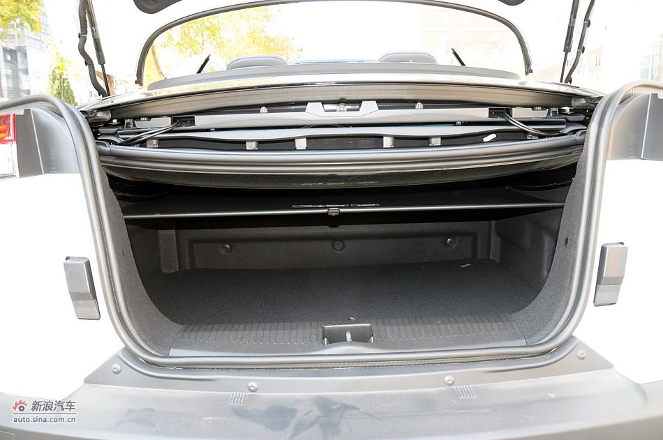 2011款梅甘娜CC实拍