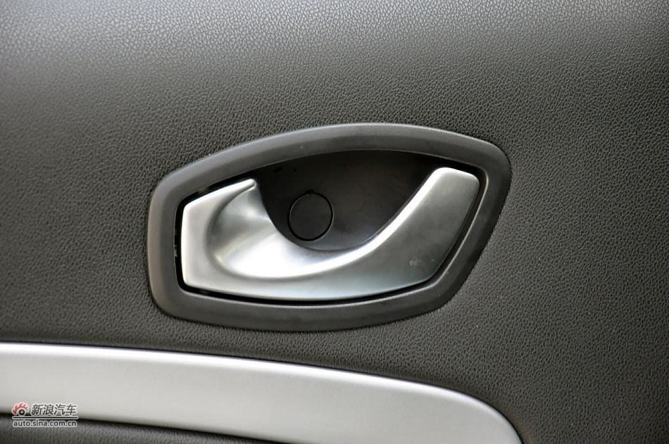 2011款梅甘娜CC实拍