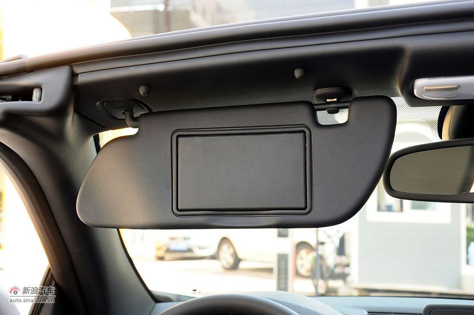 2011款梅甘娜CC实拍