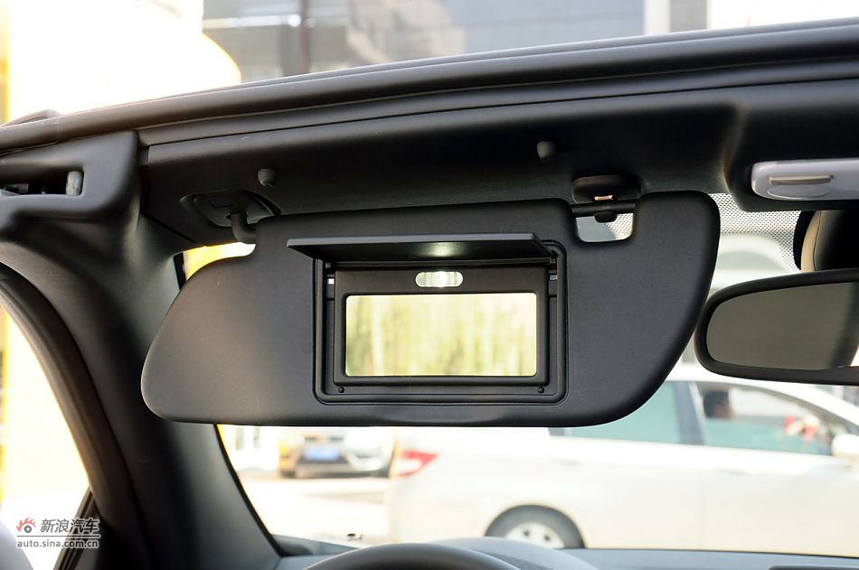 2011款梅甘娜CC实拍