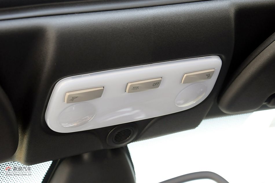 2011款梅甘娜CC实拍