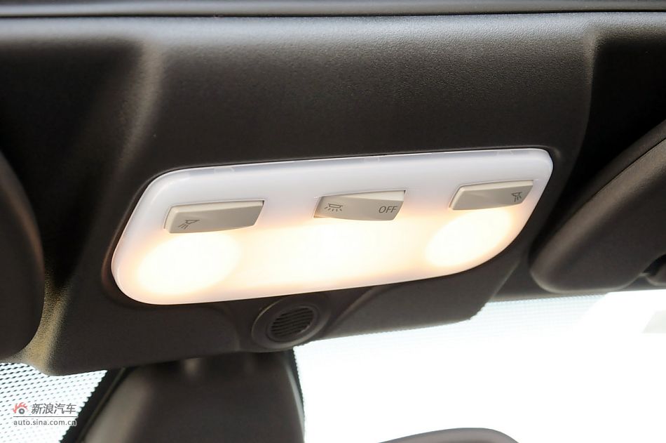 2011款梅甘娜CC实拍