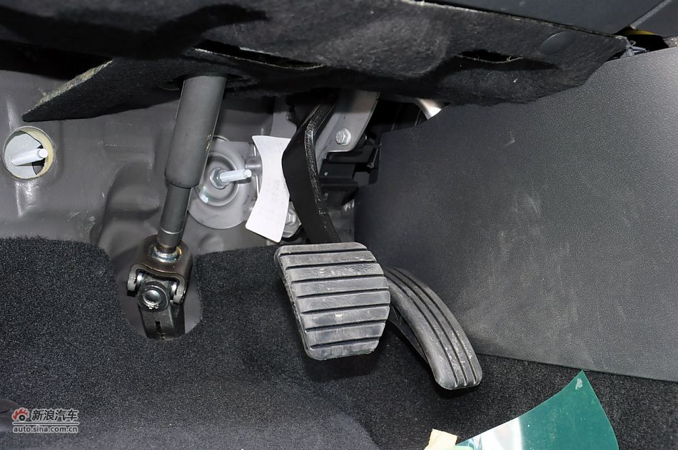 2011款梅甘娜CC实拍