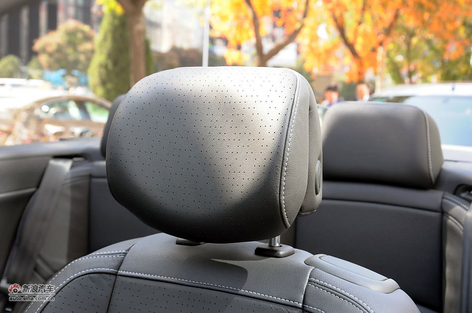 2011款梅甘娜CC实拍