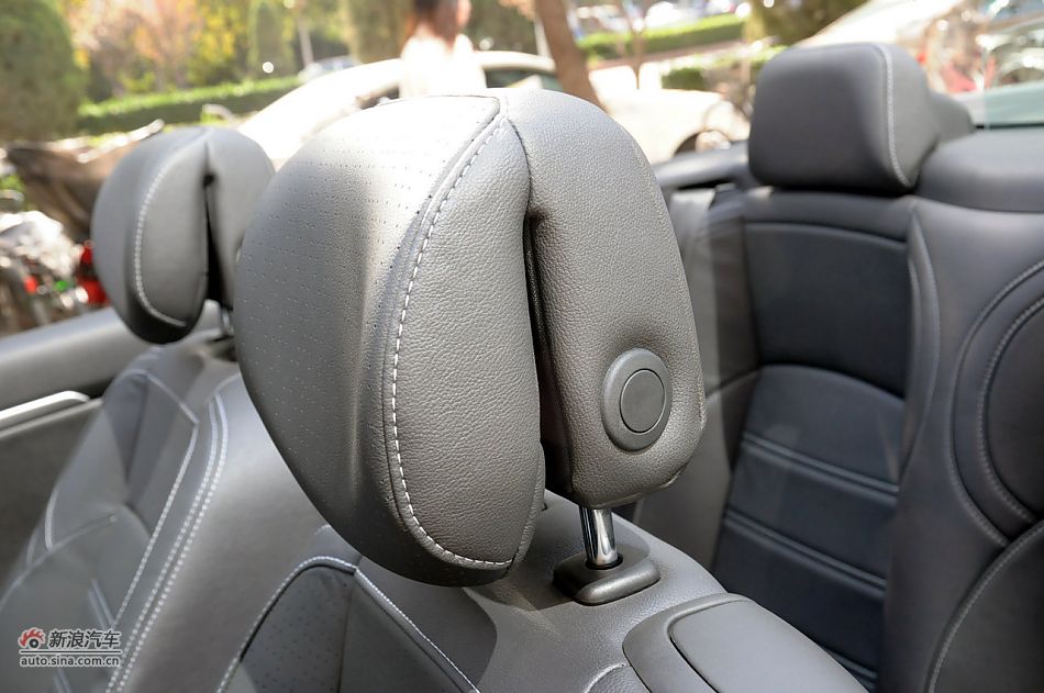 2011款梅甘娜CC实拍