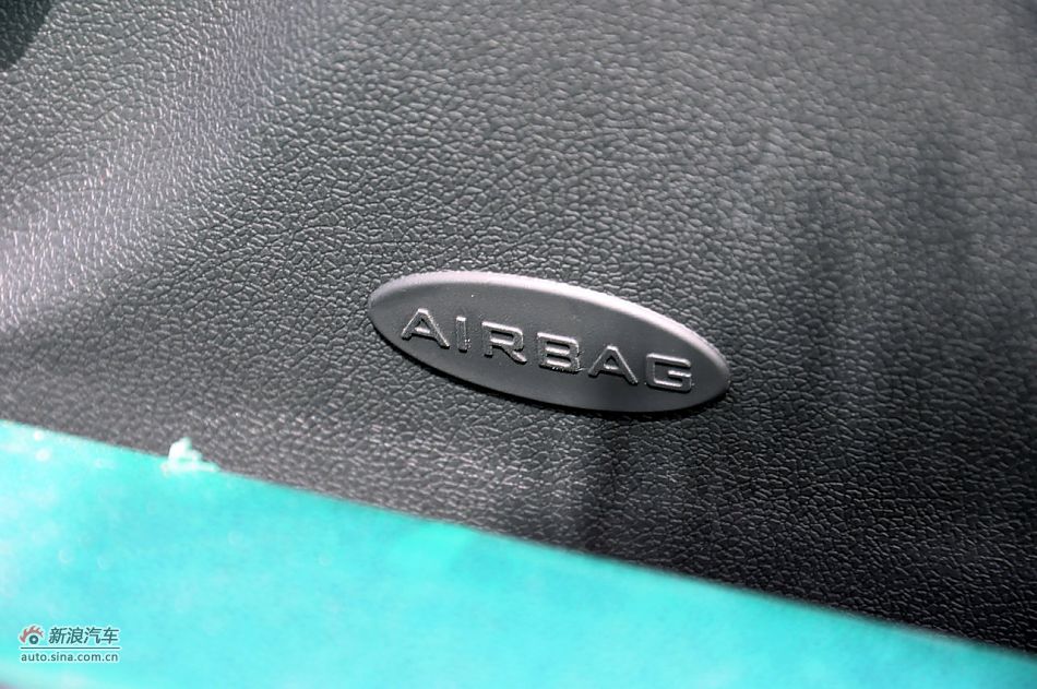 2011款梅甘娜CC实拍